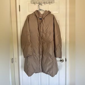 Uniqlo women’s ultra light down coat jacket. Size XL
